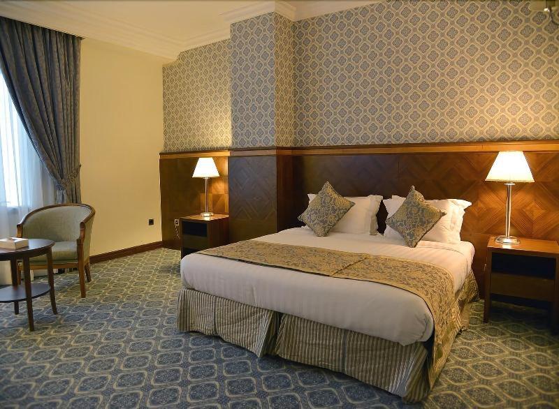 אל-מדינה Nozol Royal Inn Hotel מראה חיצוני תמונה