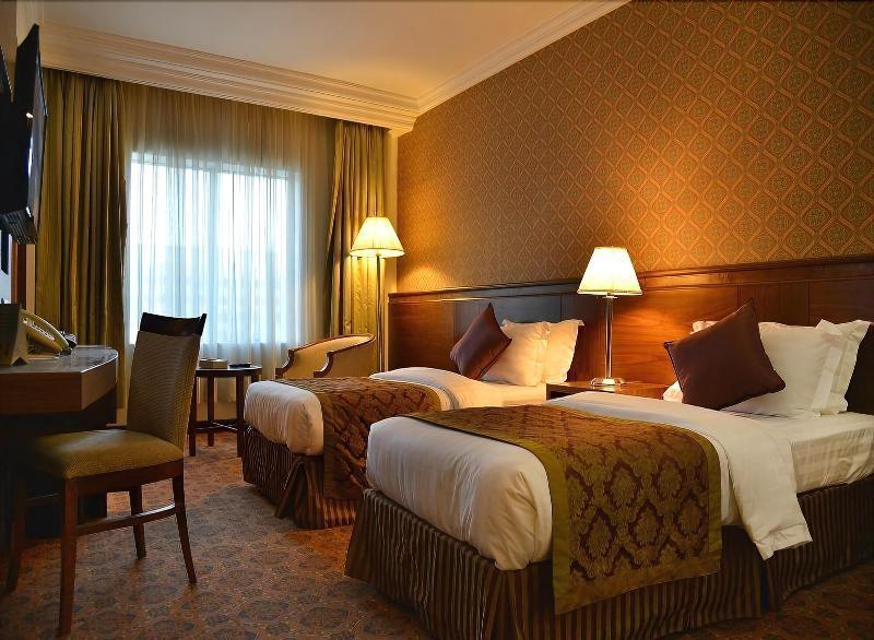אל-מדינה Nozol Royal Inn Hotel מראה חיצוני תמונה