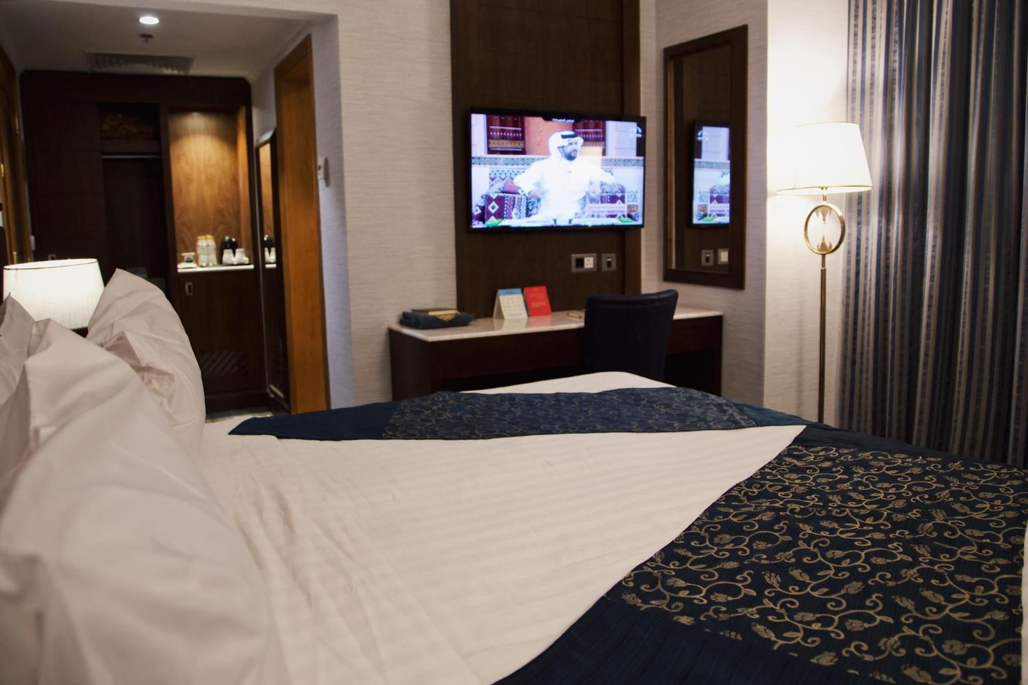 אל-מדינה Nozol Royal Inn Hotel מראה חיצוני תמונה