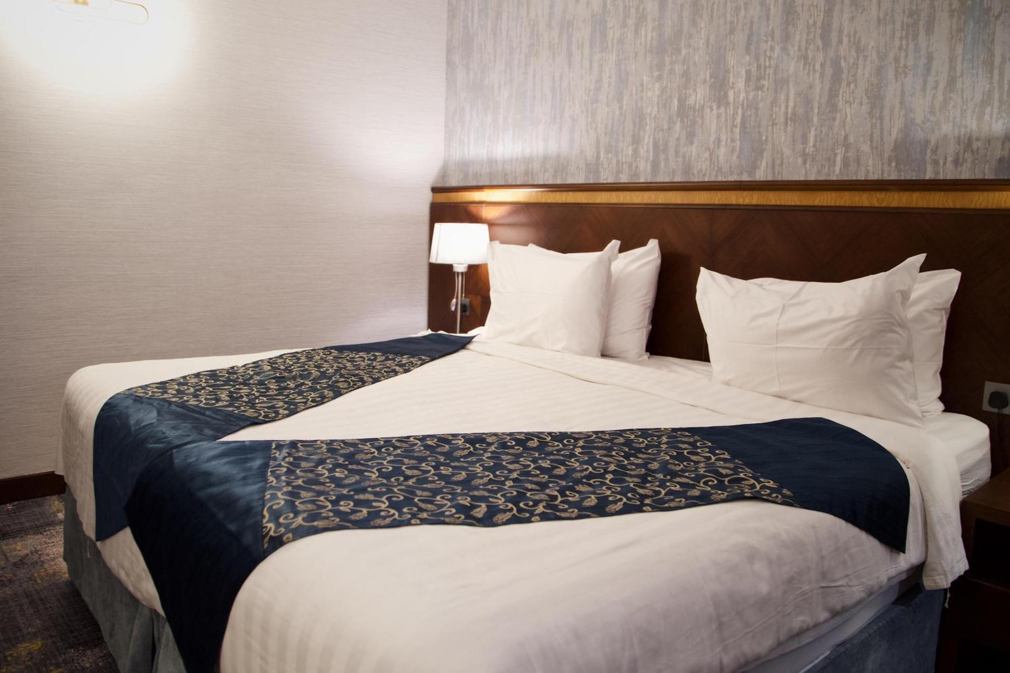 אל-מדינה Nozol Royal Inn Hotel מראה חיצוני תמונה